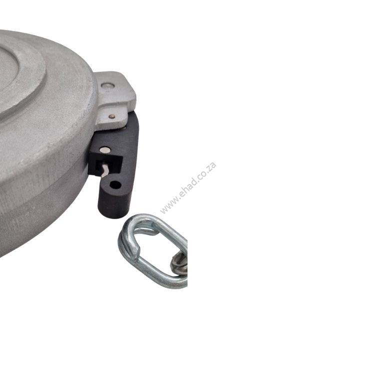 API SELF LOCKING DUST CAP2